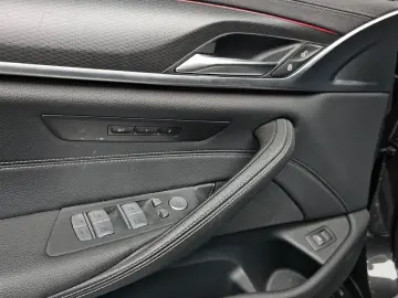 2022 BMW 5 серии с пробегом 54 679 км