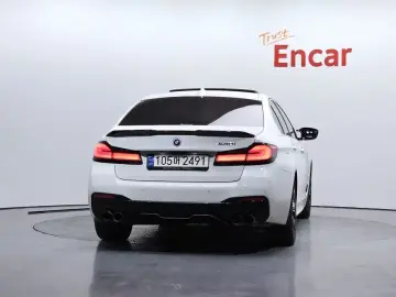 2022 BMW 5 серии с пробегом 35 365 км