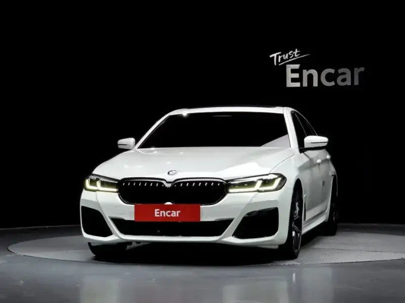 2022 BMW 5 серии с пробегом 44 056 км