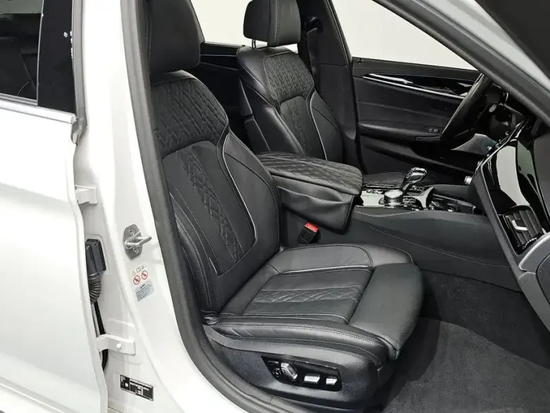 2022 BMW 5 серии с пробегом 35 365 км