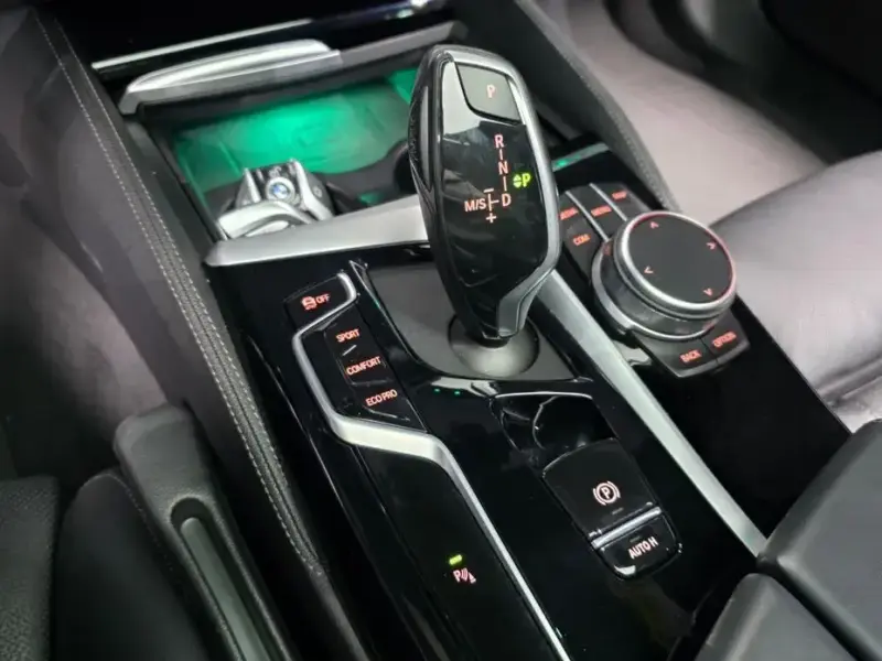 2022 BMW 5 серии с пробегом 44 056 км