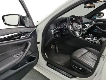 2022 BMW 5 серии с пробегом 35 365 км