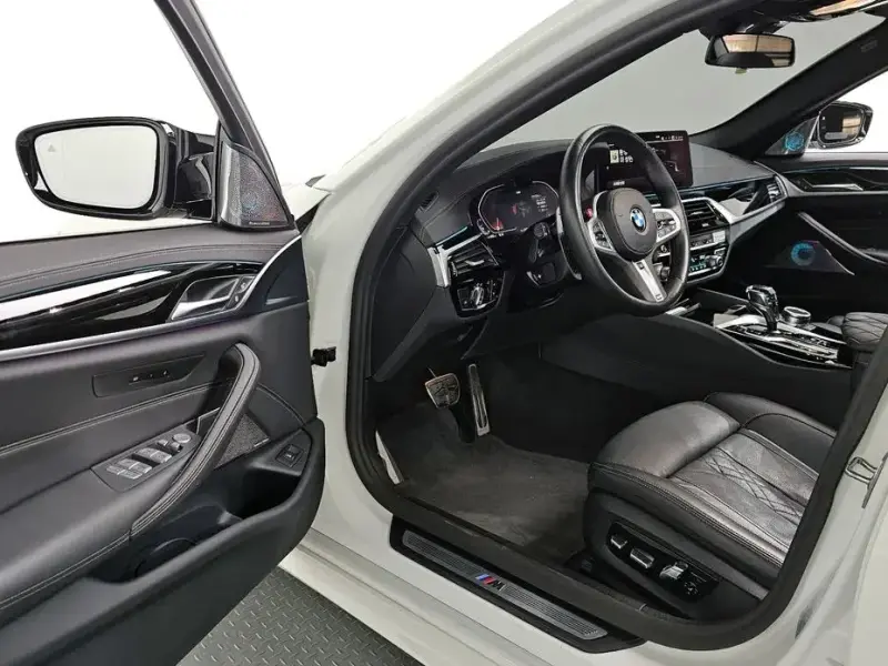 2022 BMW 5 серии с пробегом 35 365 км