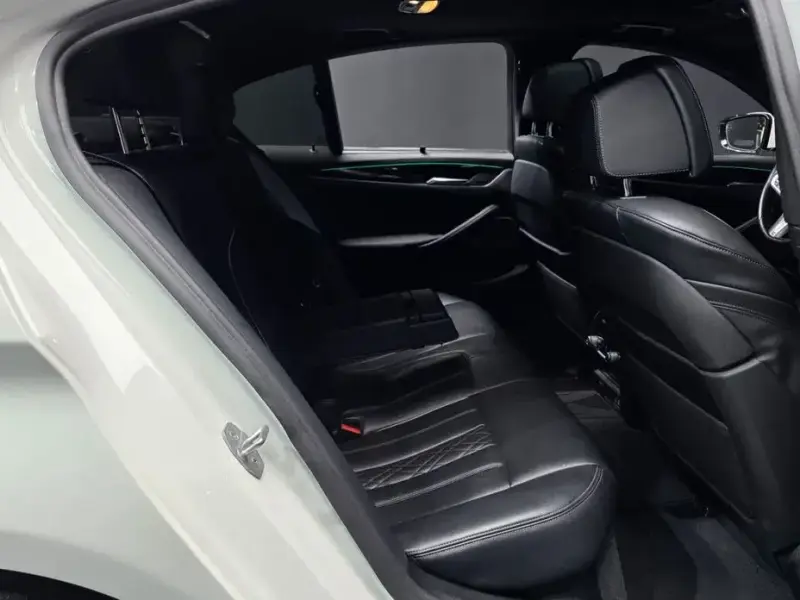2022 BMW 5 серии с пробегом 44 056 км