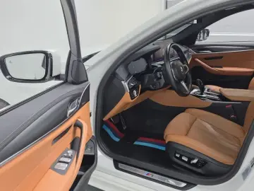 2022 BMW 5 серии с пробегом 46 214 км