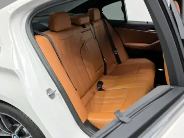2022 BMW 5 серии с пробегом 46 214 км