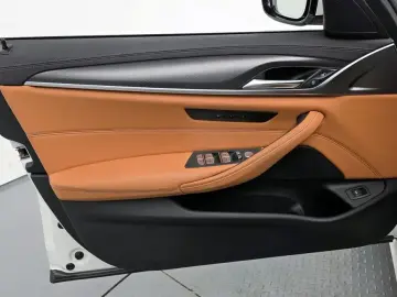 2022 BMW 5 серии с пробегом 46 214 км