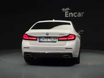 2022 BMW 5 серии с пробегом 118 716 км