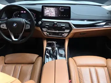 2022 BMW 5 серии с пробегом 118 716 км