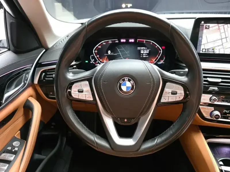 2022 BMW 5 серии с пробегом 118 716 км