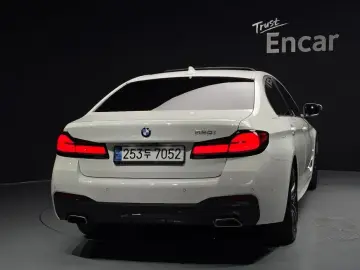 2022 BMW 5 серии с пробегом 65 080 км