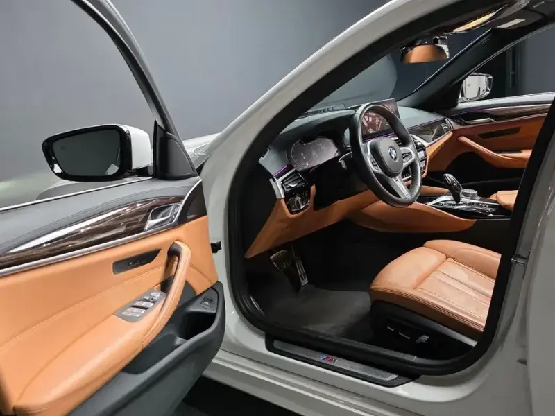 2022 BMW 5 серии с пробегом 65 080 км