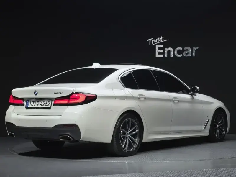 2022 BMW 5 серии с пробегом 78 045 км