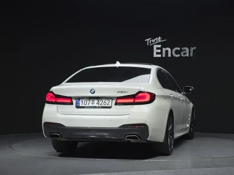 2022 BMW 5 серии с пробегом 78 045 км
