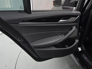 2022 BMW 5 серии с пробегом 58 638 км