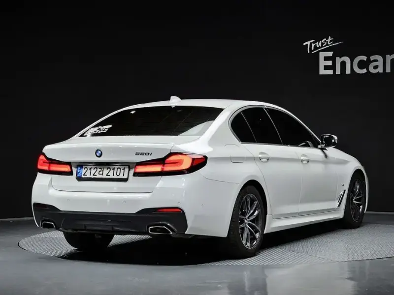 2022 BMW 5 серии с пробегом 55 327 км