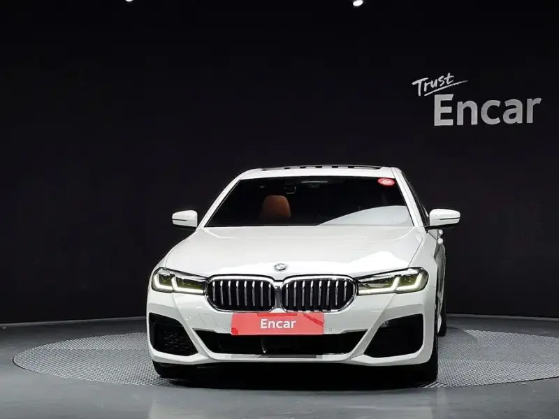 2022 BMW 5 серии с пробегом 55 327 км