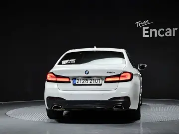 2022 BMW 5 серии с пробегом 55 327 км
