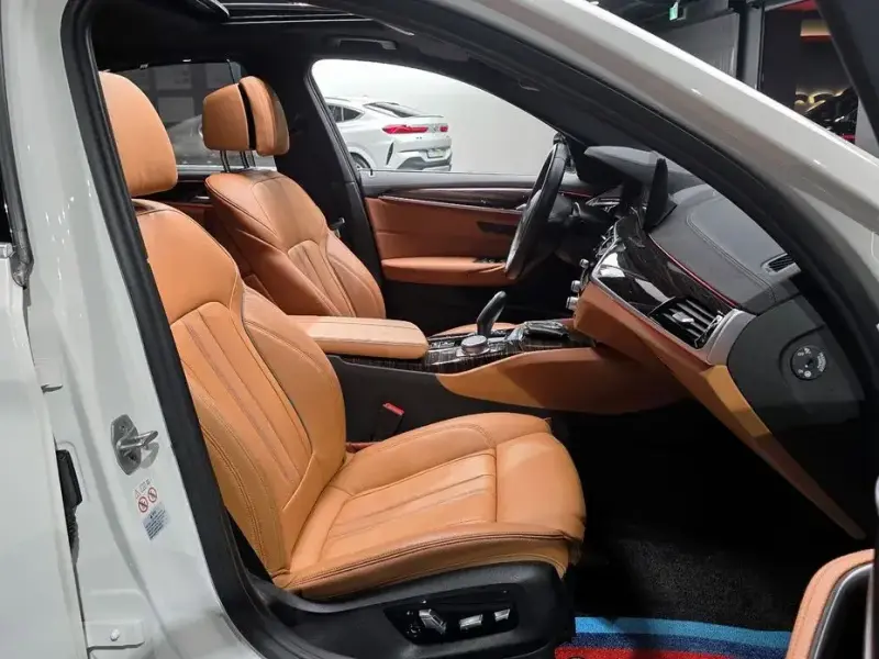 2022 BMW 5 серии с пробегом 55 327 км