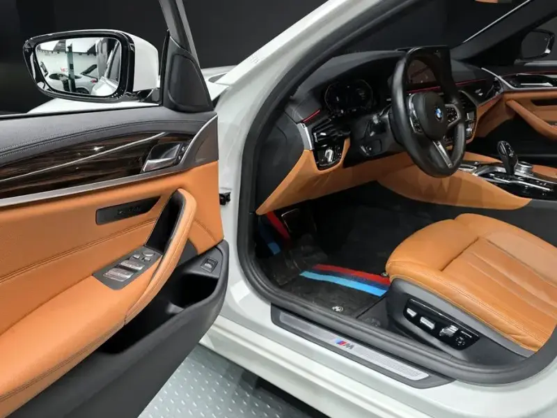 2022 BMW 5 серии с пробегом 55 327 км