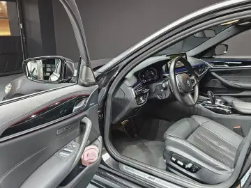 2022 BMW 5 серии с пробегом 52 944 км