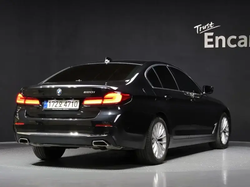 2022 BMW 5 серии с пробегом 26 882 км