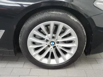 2022 BMW 5 серии с пробегом 26 882 км