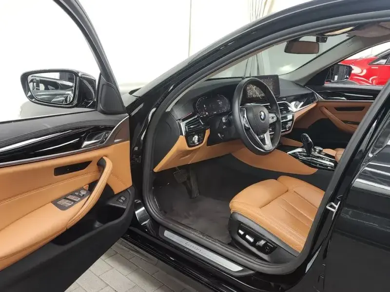 2022 BMW 5 серии с пробегом 26 882 км