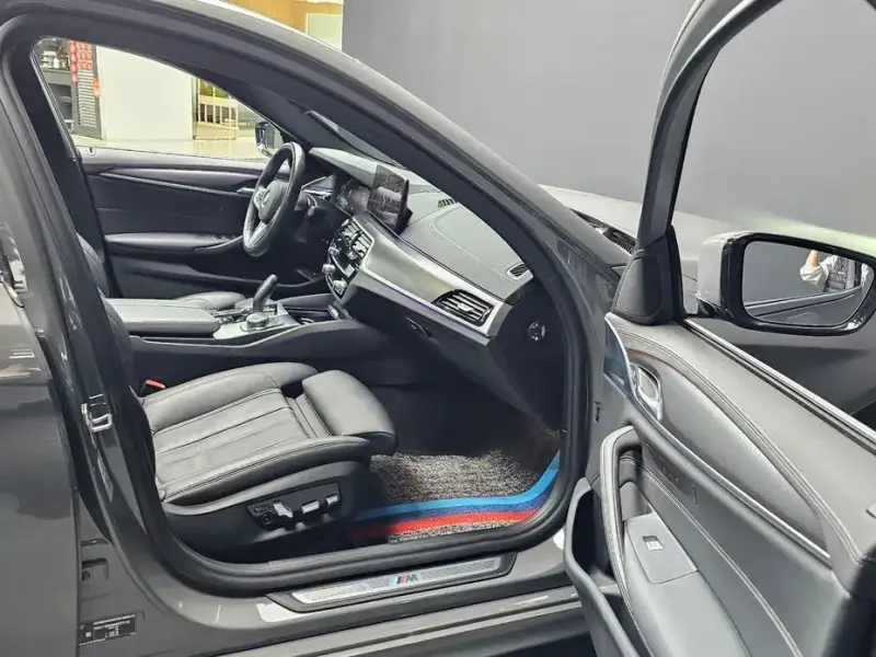 2022 BMW 5 серии с пробегом 96 865 км