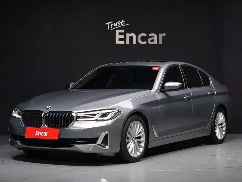 2022 BMW 5 серии с пробегом 49 723 км