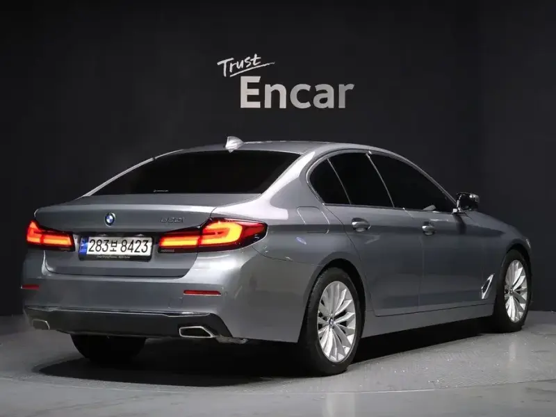 2022 BMW 5 серии с пробегом 49 723 км