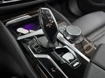 2022 BMW 5 серии с пробегом 49 723 км