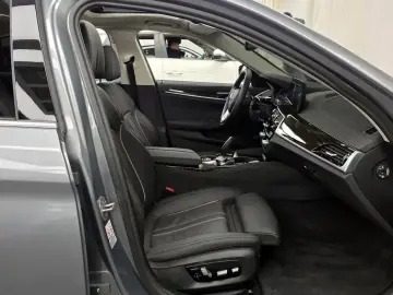 2022 BMW 5 серии с пробегом 49 723 км