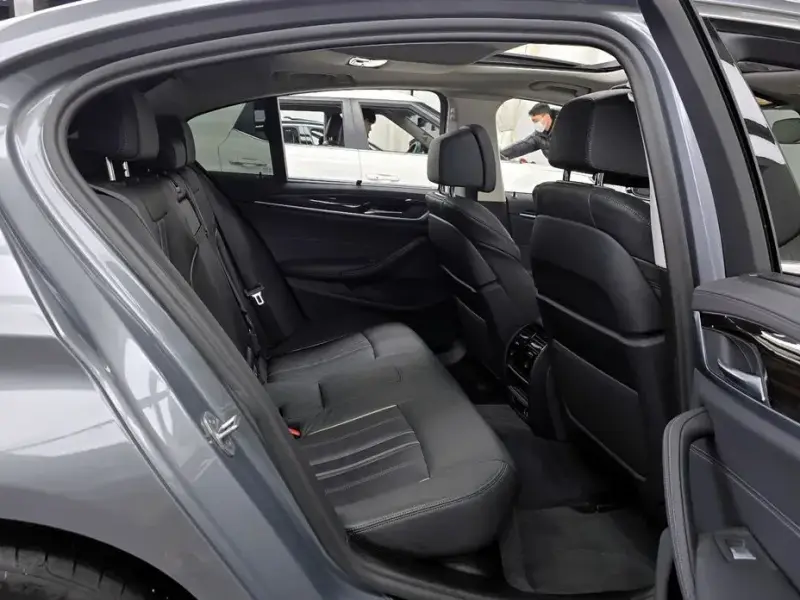 2022 BMW 5 серии с пробегом 49 723 км