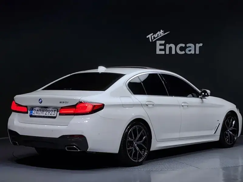 2022 BMW 5 серии с пробегом 41 932 км