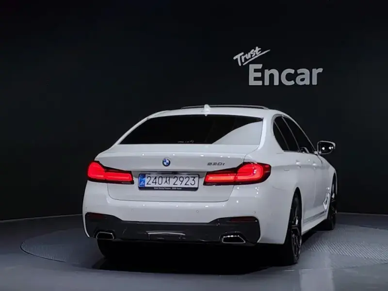 2022 BMW 5 серии с пробегом 41 932 км