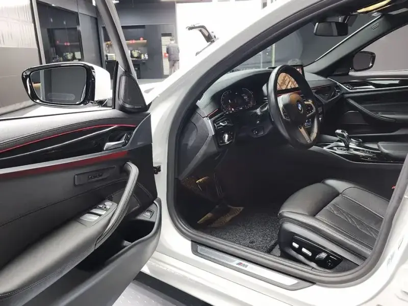 2022 BMW 5 серии с пробегом 41 932 км