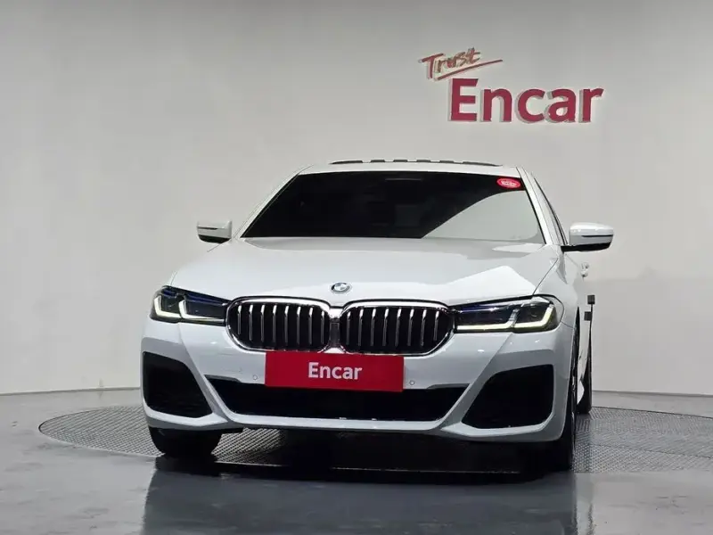2022 BMW 5 серии с пробегом 26 294 км
