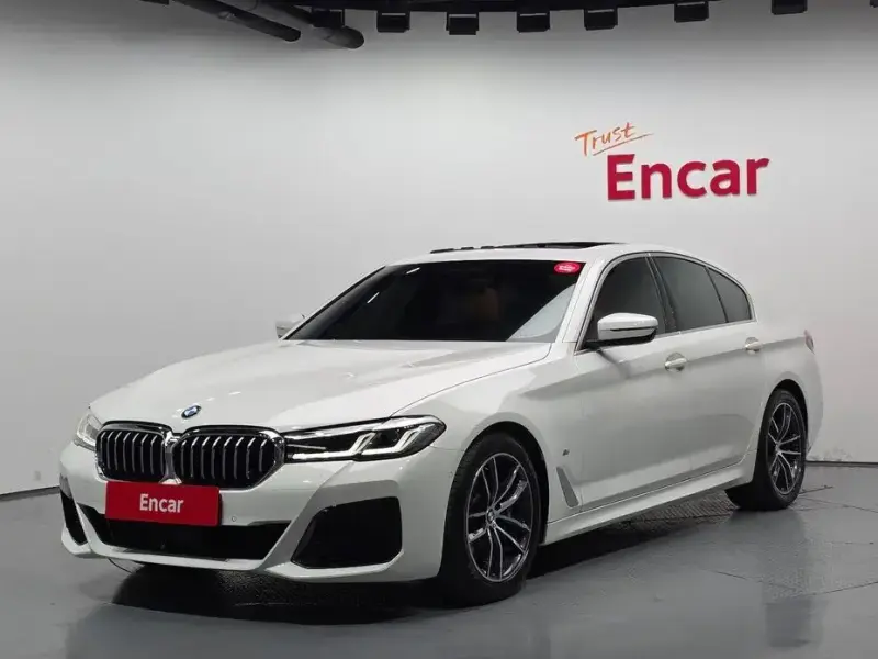2022 BMW 5 серии с пробегом 54 085 км