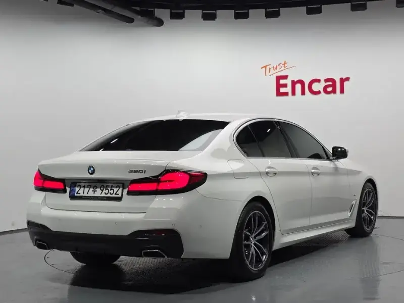 2022 BMW 5 серии с пробегом 54 085 км