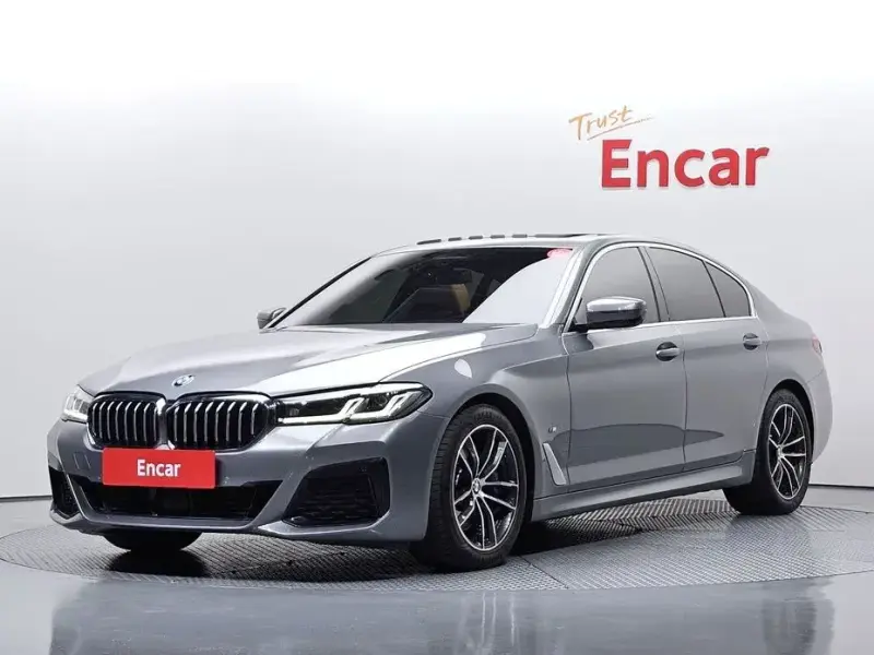 2022 BMW 5 серии с пробегом 31 890 км