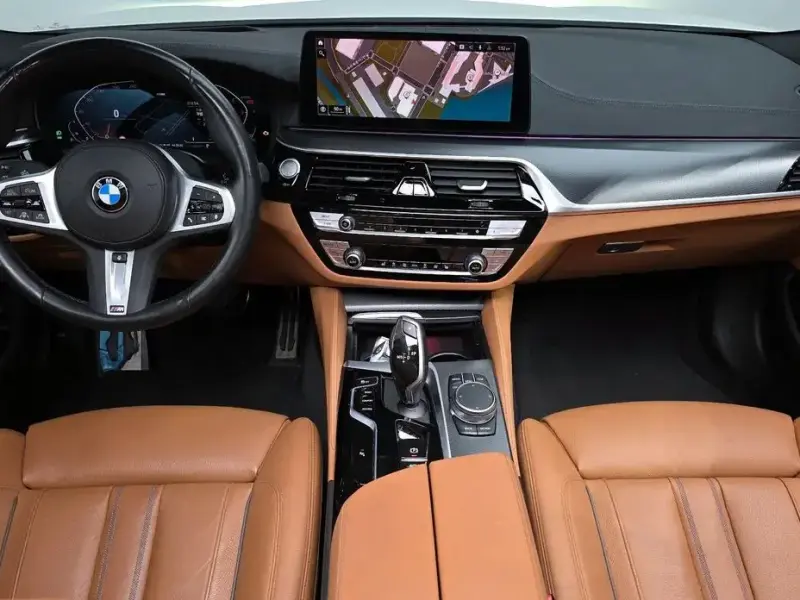 2022 BMW 5 серии с пробегом 54 085 км