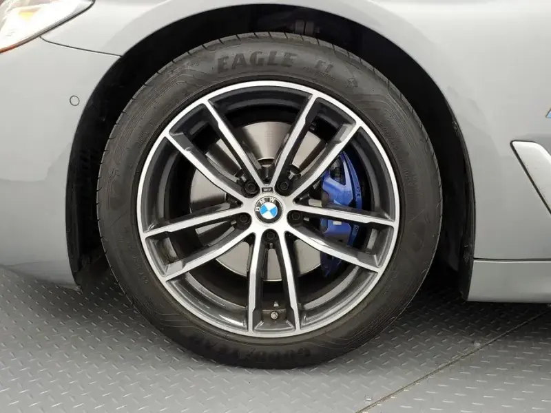 2022 BMW 5 серии с пробегом 31 890 км