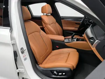 2022 BMW 5 серии с пробегом 54 085 км