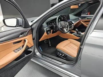 2022 BMW 5 серии с пробегом 31 890 км