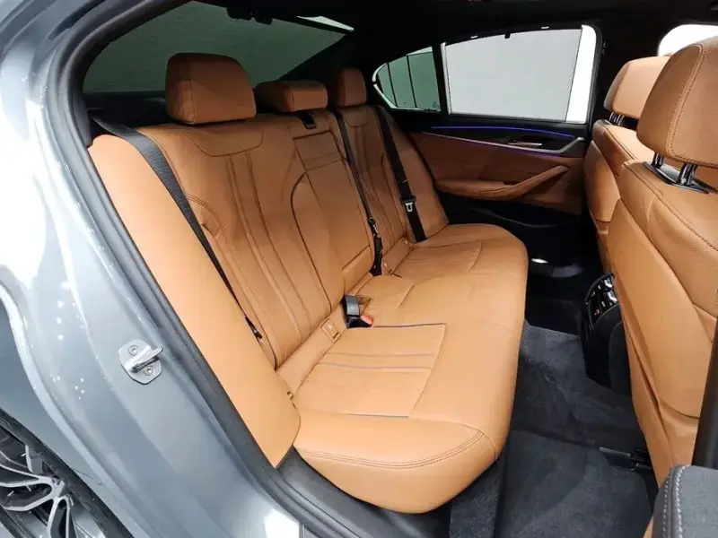 2022 BMW 5 серии с пробегом 31 890 км