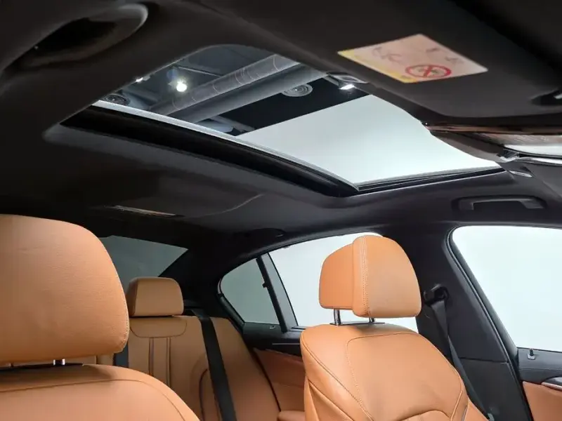 2022 BMW 5 серии с пробегом 54 085 км