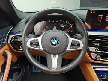 2022 BMW 5 серии с пробегом 31 890 км
