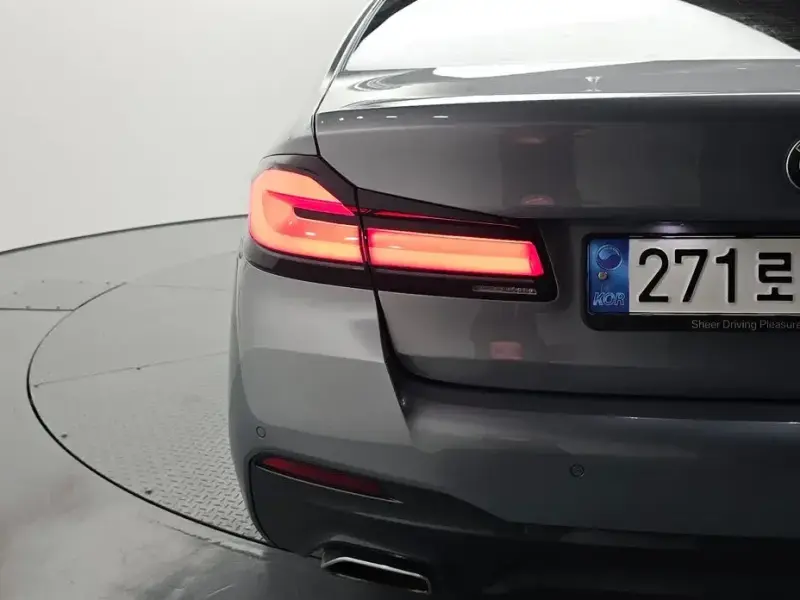 2022 BMW 5 серии с пробегом 31 890 км