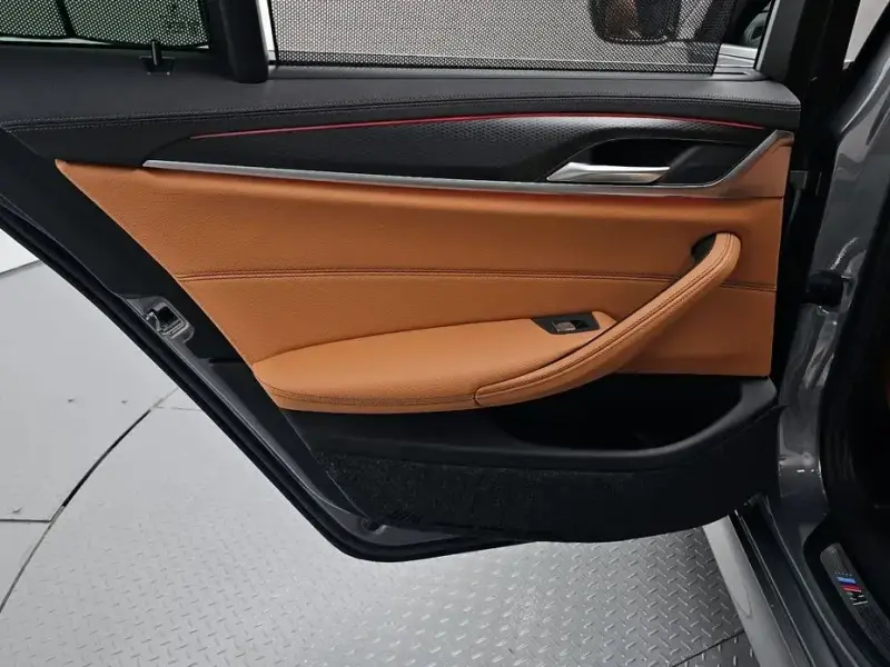 2022 BMW 5 серии с пробегом 31 890 км